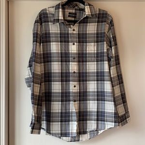 Men’s plaid button down.